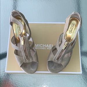 Michael Kors Wedges 💛